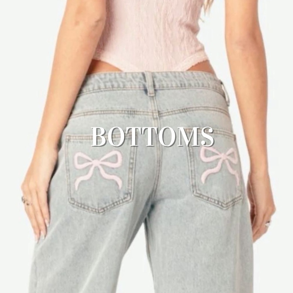 Bottoms Divider 🤍